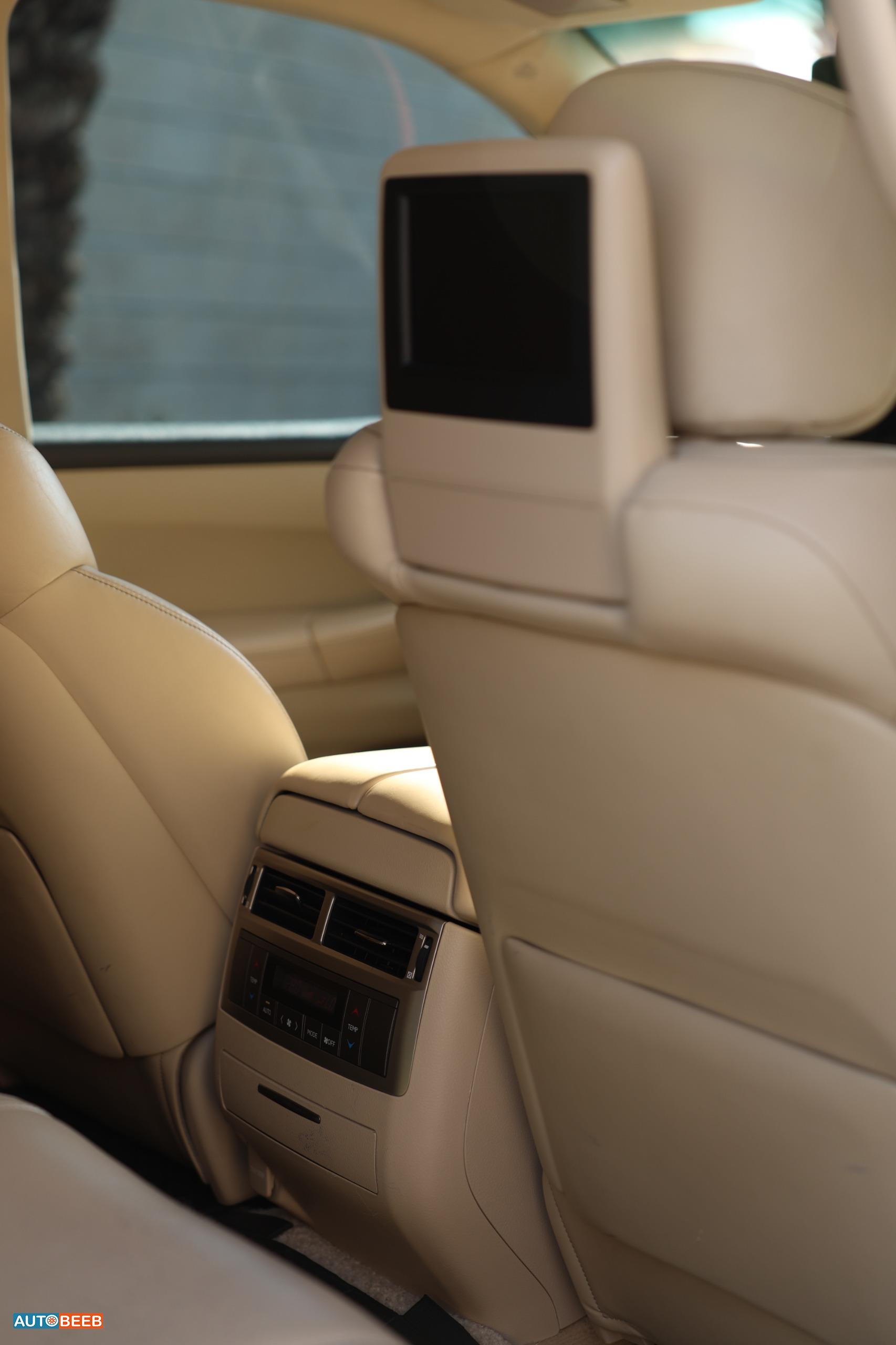 Lexus LX570 2014